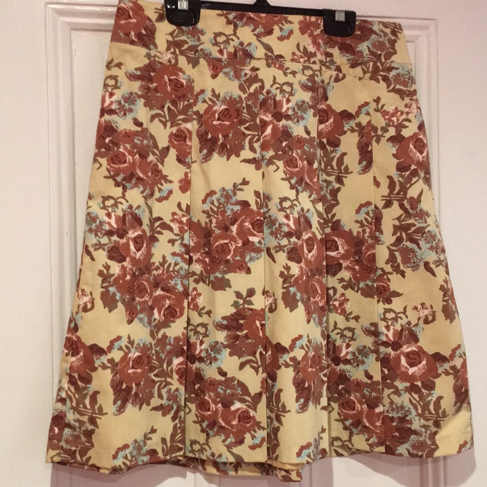 Women’s H and M skirt